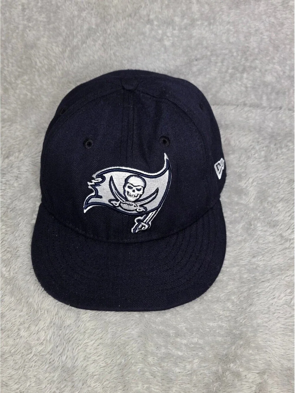 New Era 59FIFTY Tampa Bay Buccaneers Fitted Hat Cap Navy NFL Size 7 1/4 Football